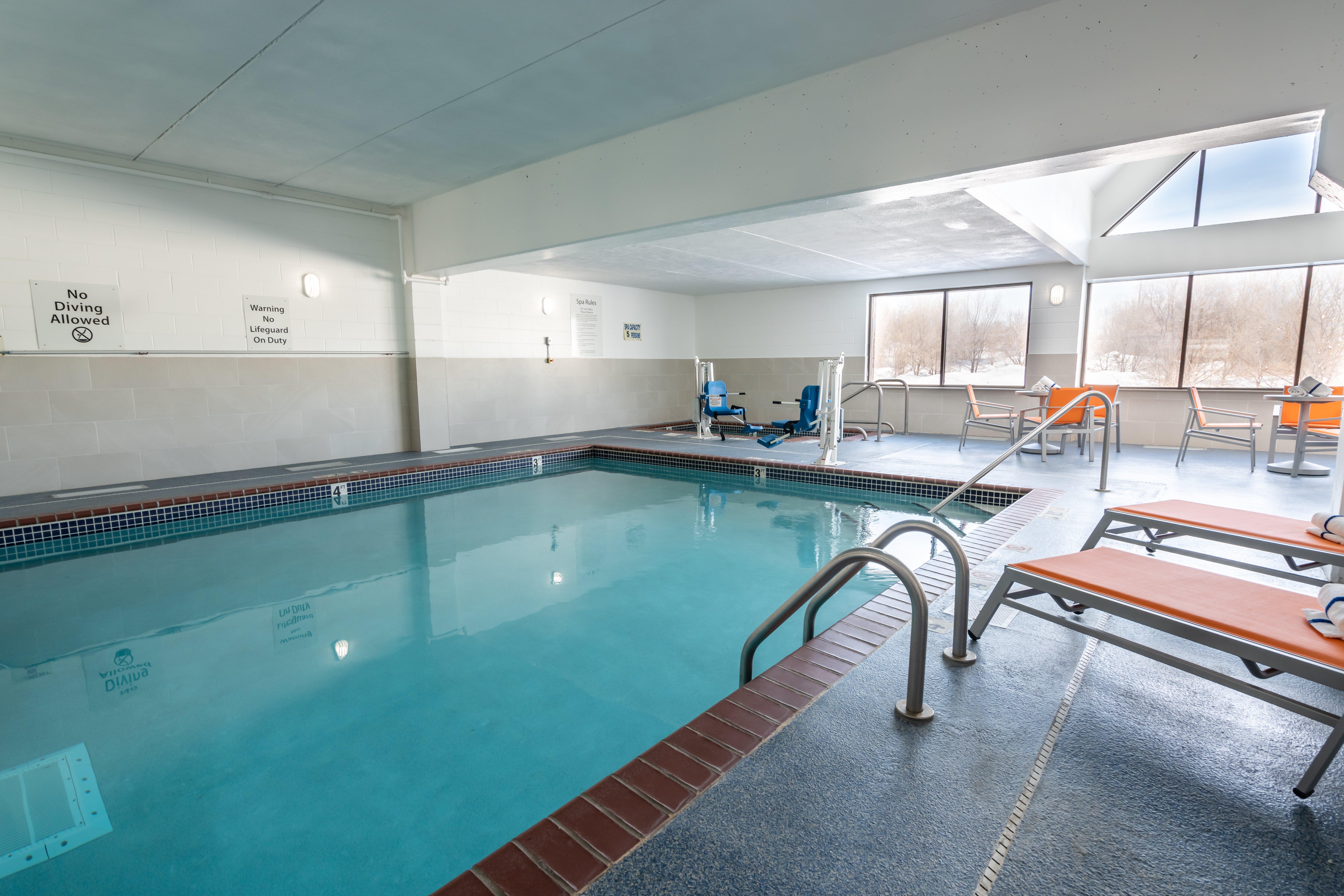 Holiday Inn Express Hotel & Suites Coon Rapids - Blaine Area By Ihg Exteriör bild
