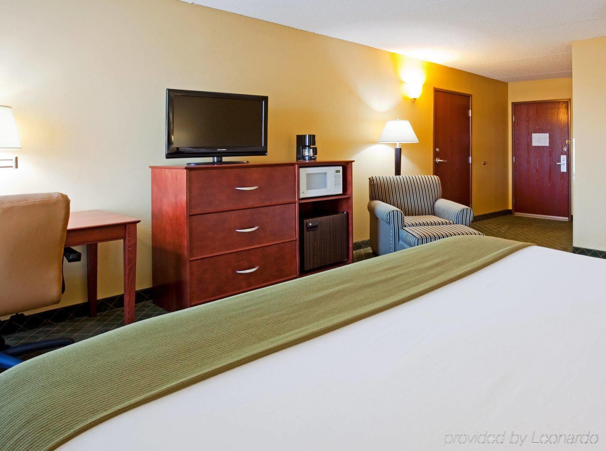 Holiday Inn Express Hotel & Suites Coon Rapids - Blaine Area By Ihg Exteriör bild